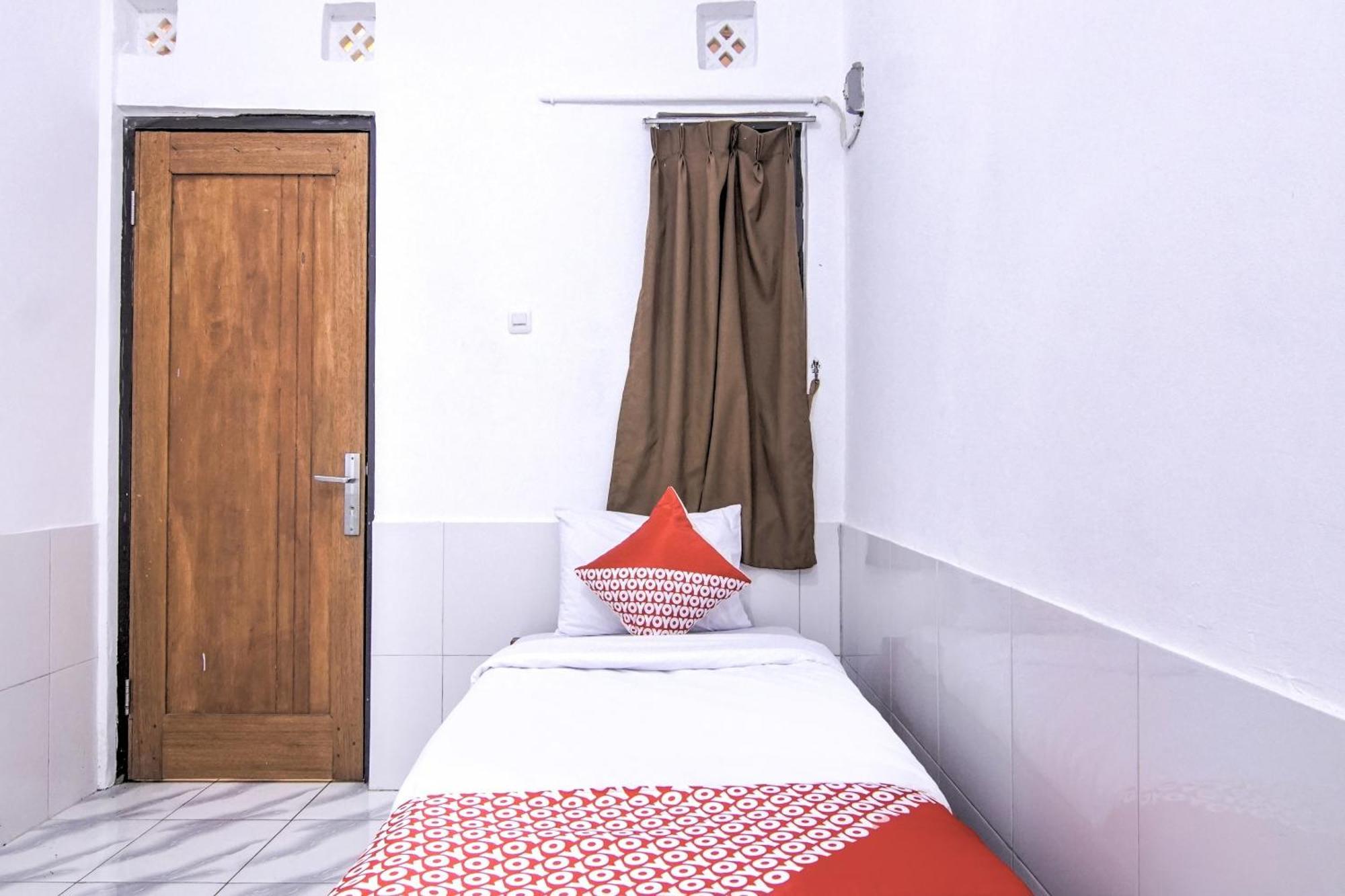 Oyo 3317 Maju Jaya Homestay Syariah Bogor Zewnętrze zdjęcie