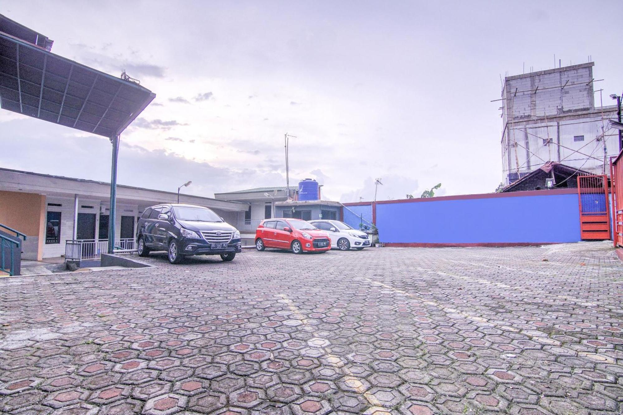 Oyo 3317 Maju Jaya Homestay Syariah Bogor Zewnętrze zdjęcie